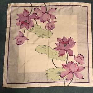 Jim Thompson 100% silk new without tags